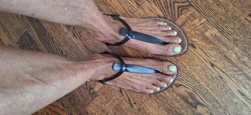Customer photo for "Simple, classic, comfortable and so many colors!"