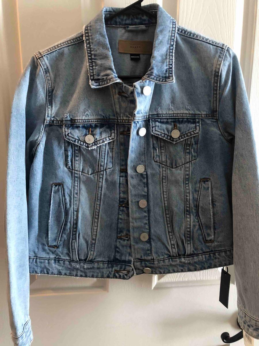 Review Thumbnail Image 0 196502596