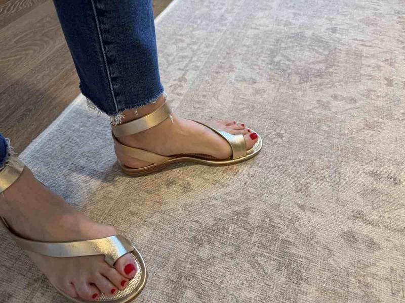 Review Thumbnail Image 1 242169404