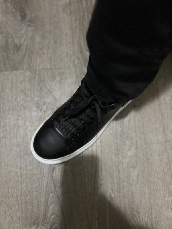 Customer photo for "Oversized shoes"