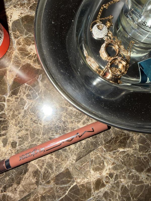 Customer photo for "Creamy and glossy but long lasting too"
