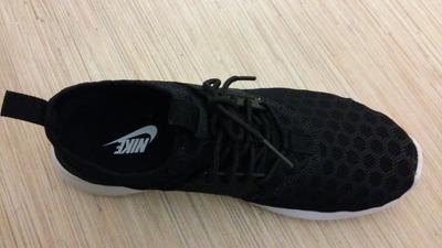 Customer photo for "Nike unique lightweight sneaker"