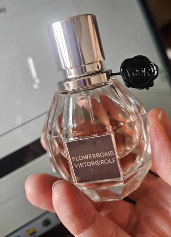 Customer photo for "Gently sweet and elegant parfum"