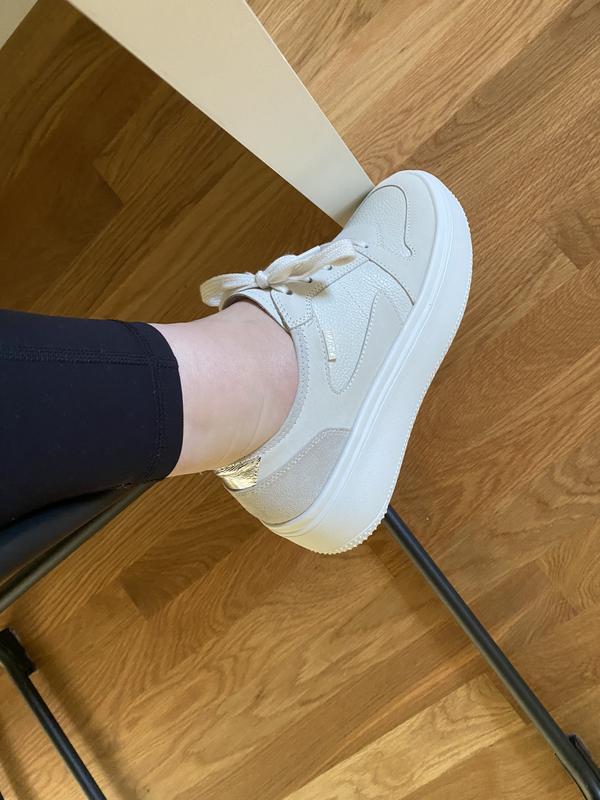 Review Thumbnail Image 0 236659984