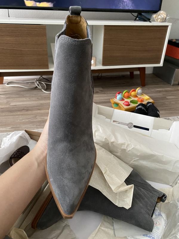 Customer photo for "These are definitely gray"