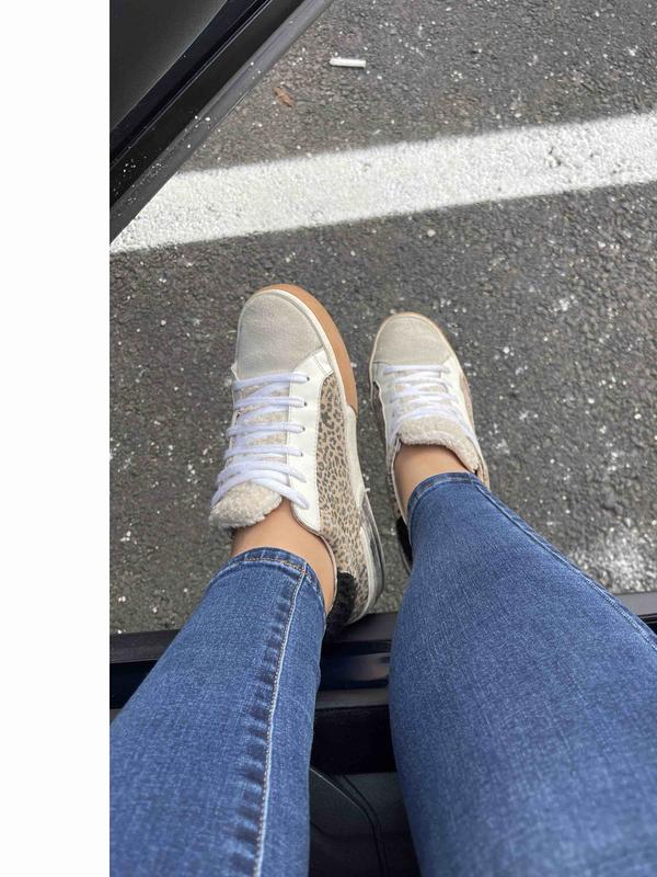 Customer photo for "best sneakers"