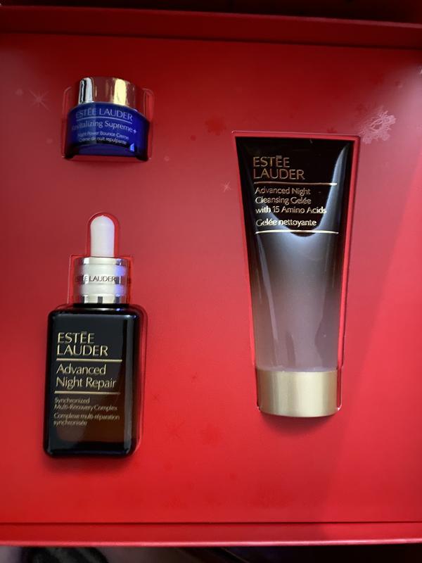 Customer photo for "Luxurious skincare set"
