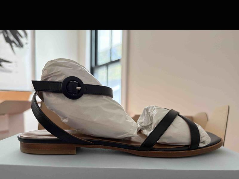 Review Thumbnail Image 0 250058146