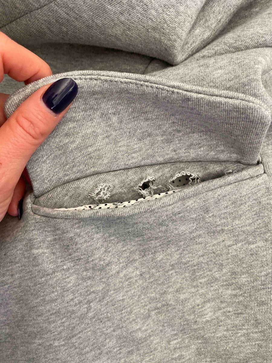 love but the pockets tear very easily!