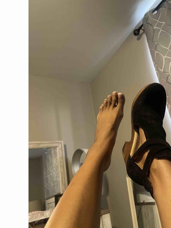 Customer photo for "for the narrow footed gals"