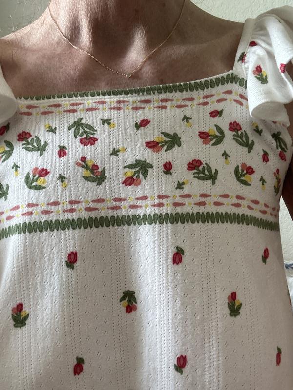 Customer photo for "Dainty and beautiful"