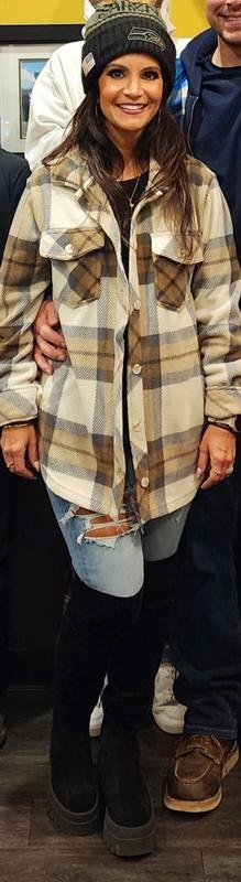 Super cute, warm, and comfy shirt/ jacket