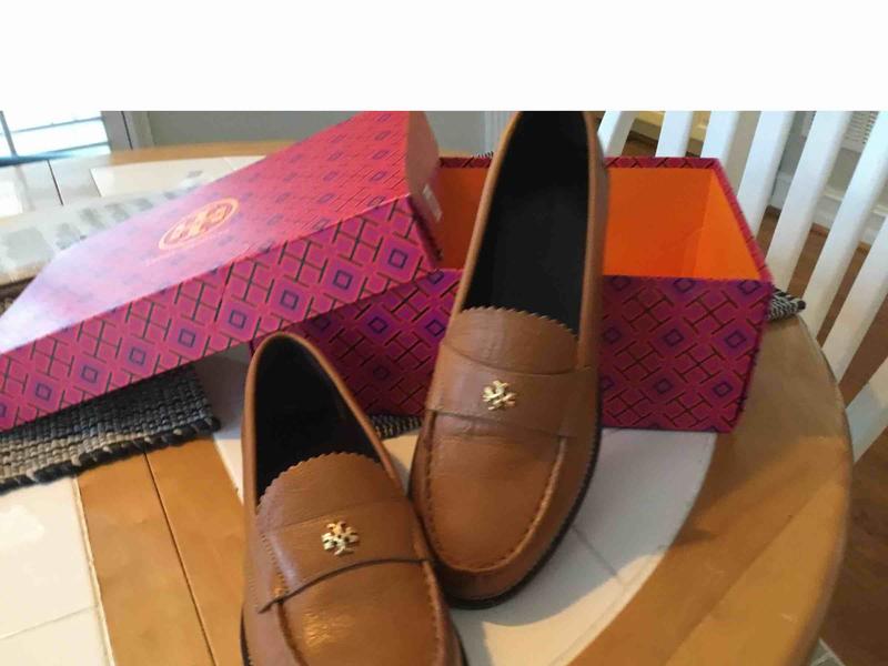 Customer photo for "classic shoe fits too big"