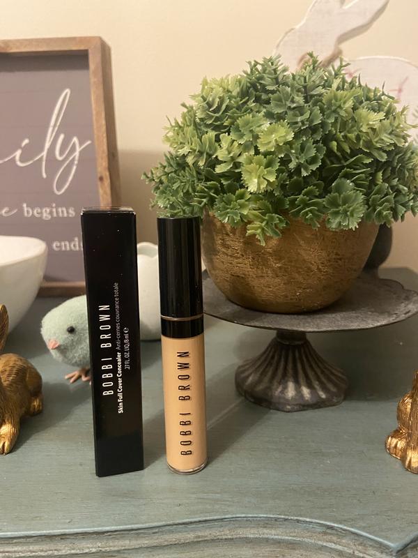 Customer photo for "Great concealer!"