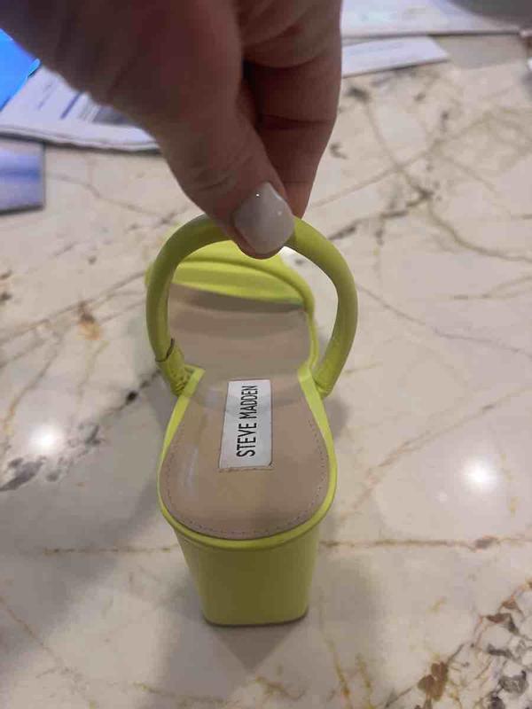 Customer photo for "do not purchase—strap broke twice!"