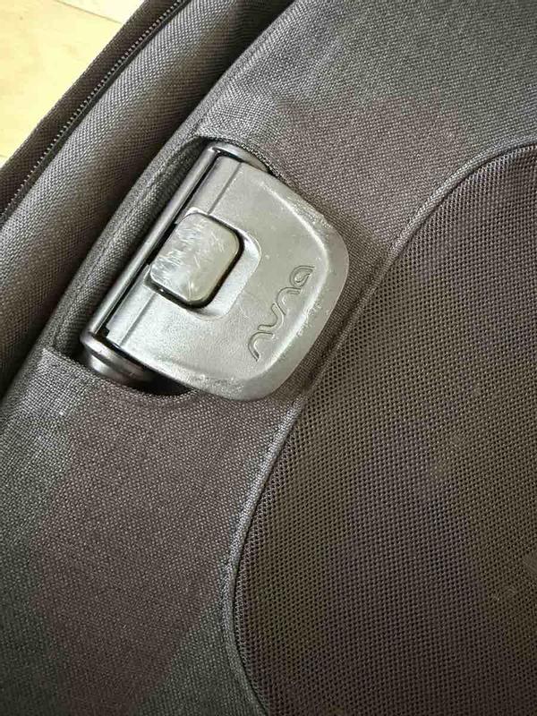Customer photo for "Received a dirty and used stroller"