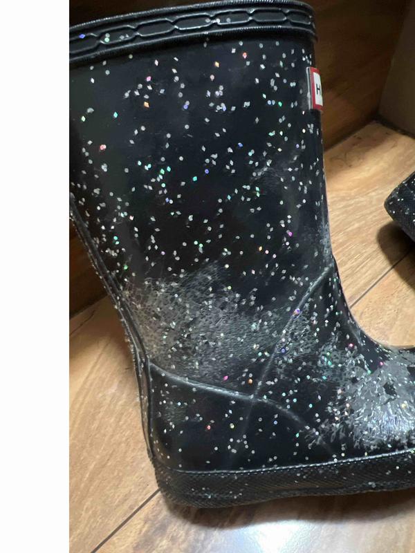 Customer photo for "Easy to Wear but started Peeling"