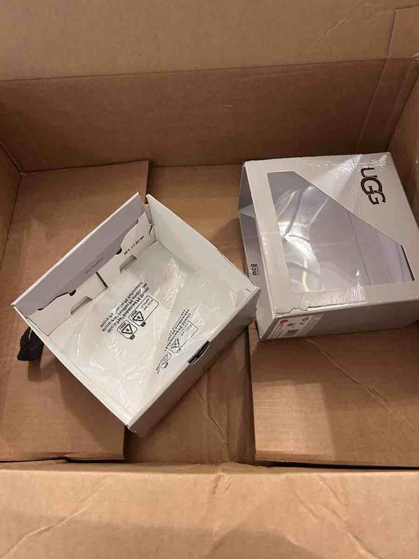 Customer photo for "received an empty box"