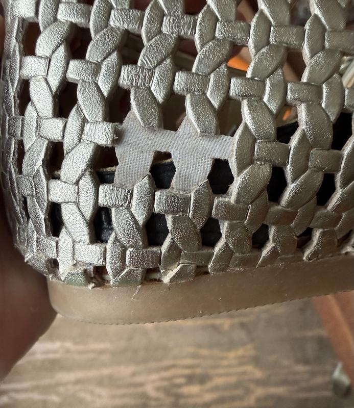 Customer photo for "Falling apart after 1 wear  - bad quality"