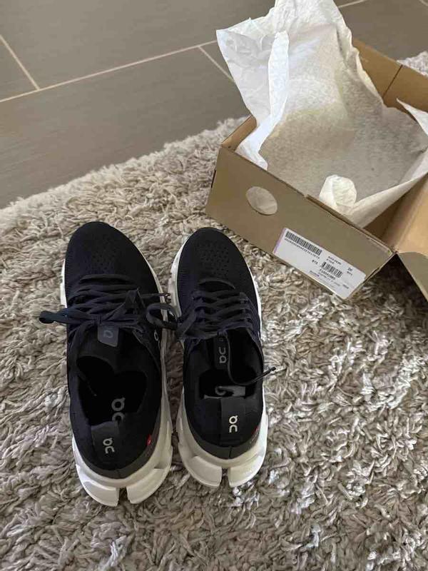 Customer photo for "received 2 right shoes"