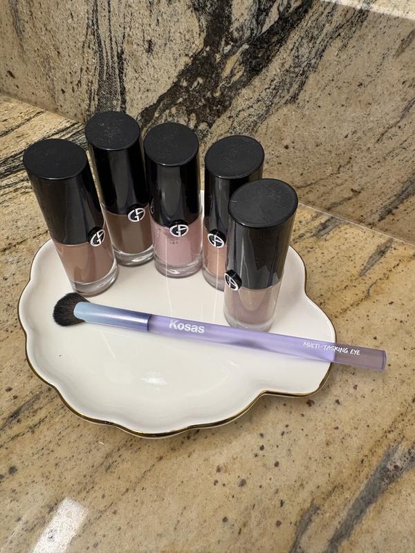 Customer photo for "fool proof eyeshadow"