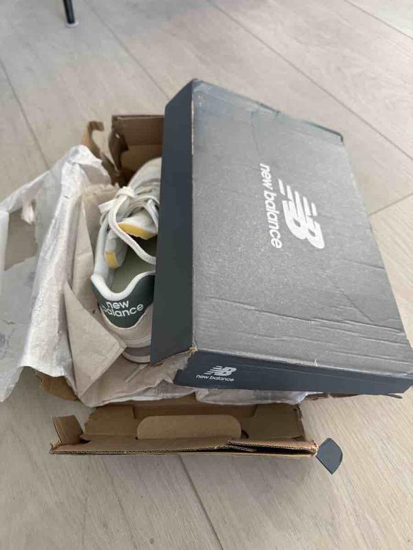 Customer photo for "love the style but unacceptable packaging!!!"