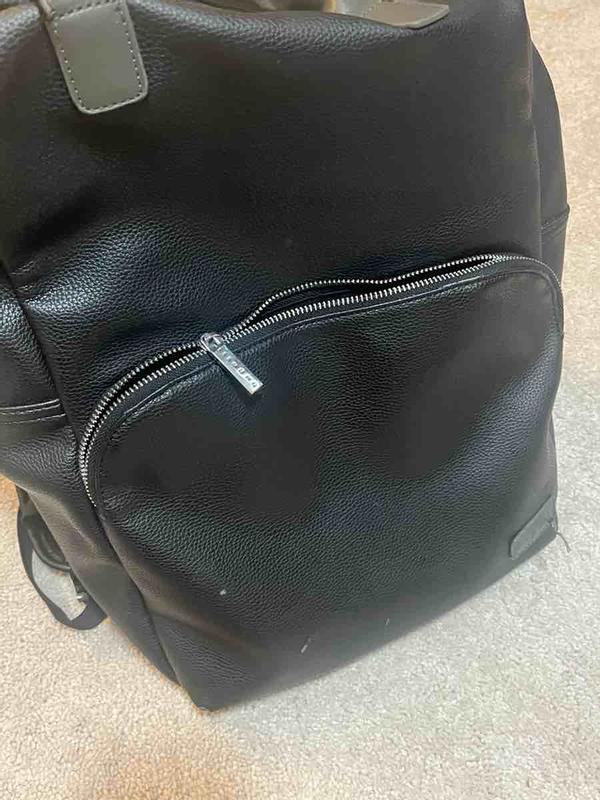 Customer photo for "Good looking bag. Poor quality!"