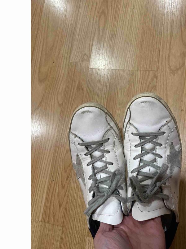 Customer photo for "dole started to crack after one year of wearing"