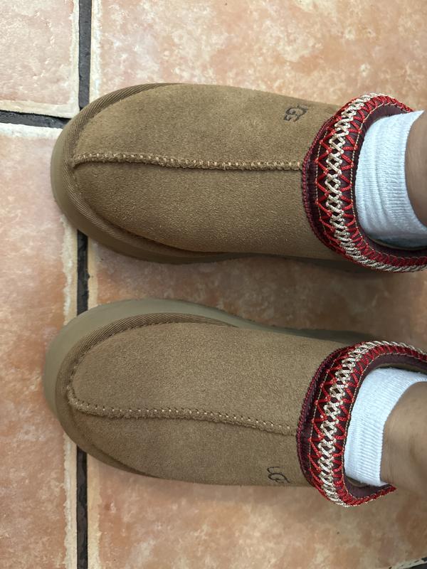 Customer photo for "Loved this new Ugg style"