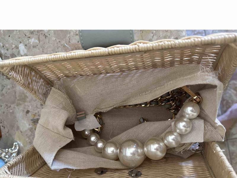 Review Thumbnail Image 0 227668163