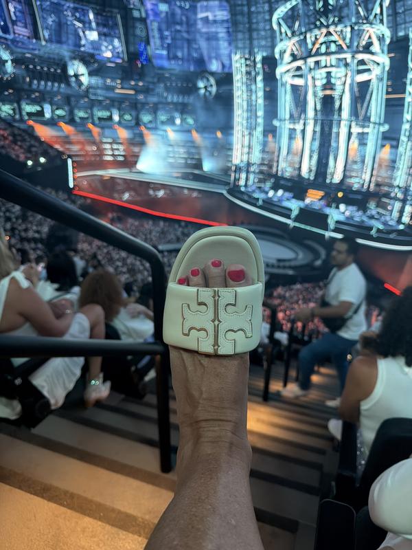 Customer photo for "An enjoyable shoe experience"