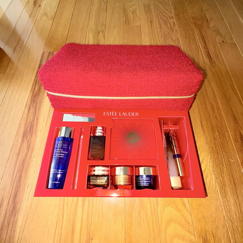 Customer photo for "Stunning gift set for Estée Lauder Lovers"