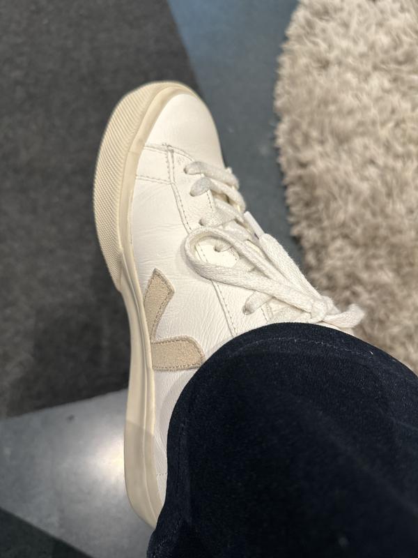 Customer photo for "Wide sneaker"