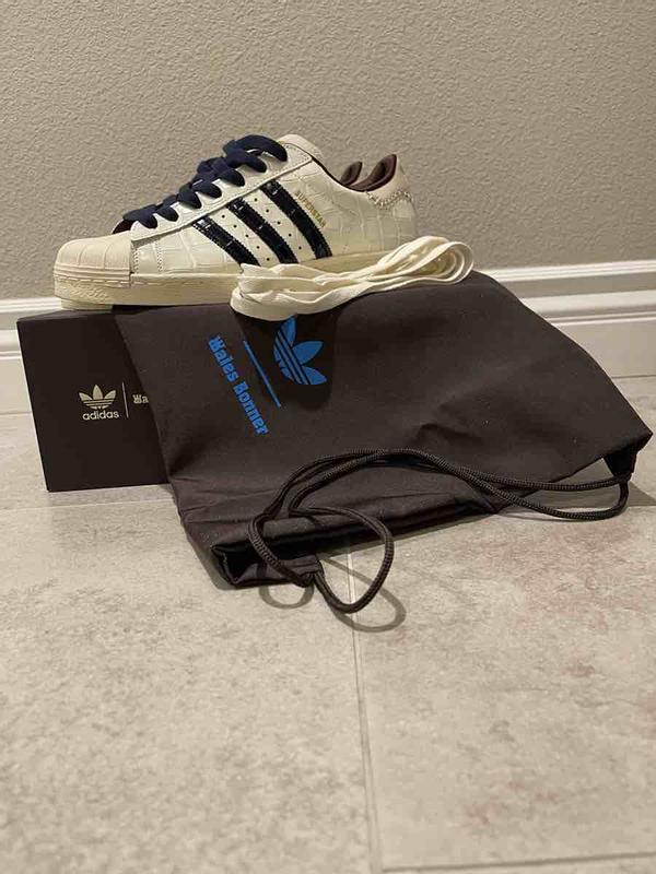 Customer photo for "5 Stars SuperSTARS"