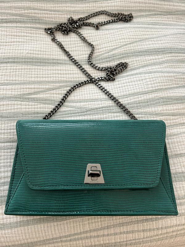 Review Thumbnail Image 0 229327888