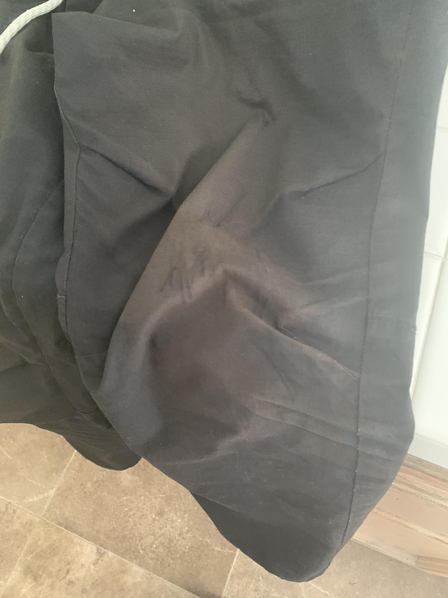 The black pants faded