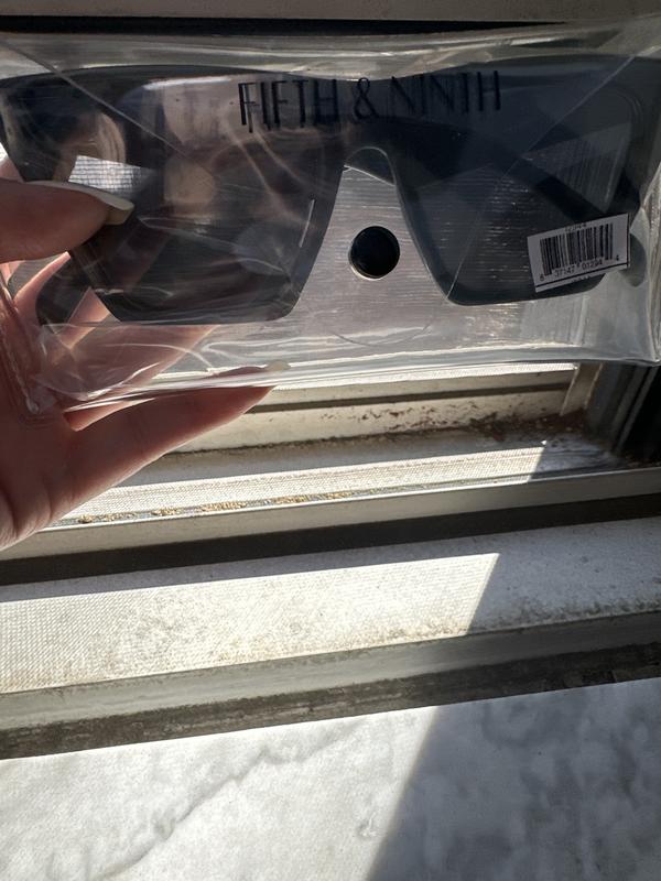 Customer photo for "Arrived quickly, intact and love compact case!"