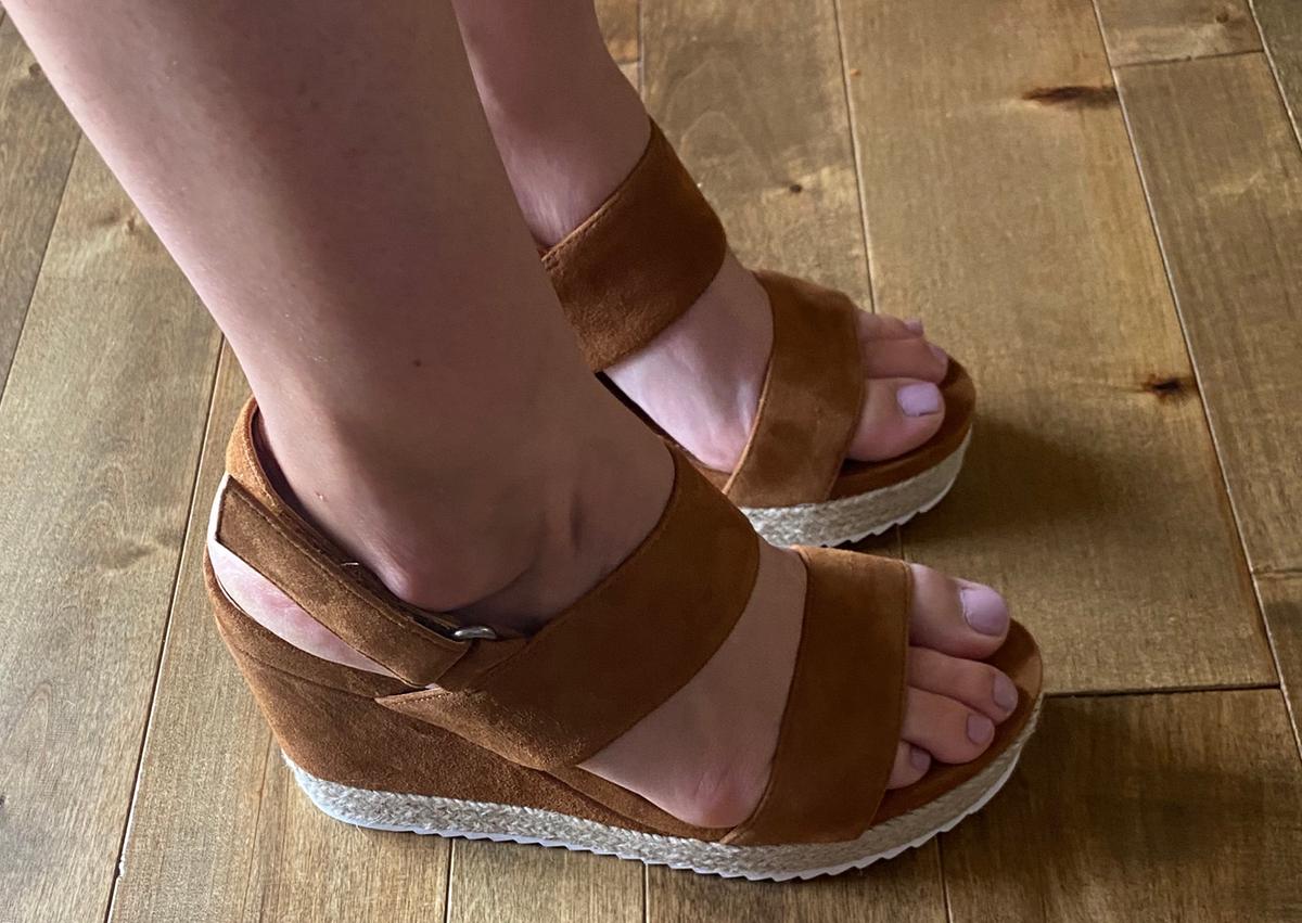 Review Thumbnail Image 0 195890272