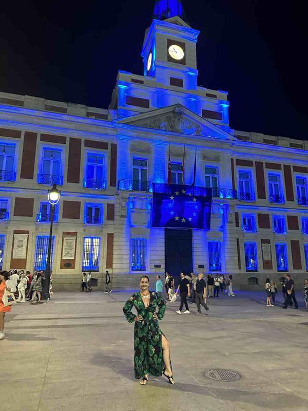 Review Thumbnail Image 0 225950524