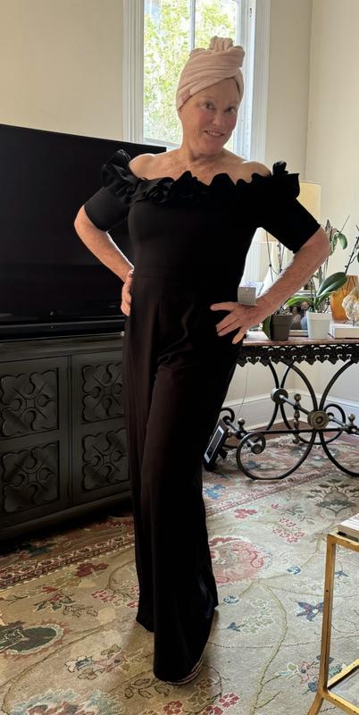 So beautiful and a so slimming jumpsuit!