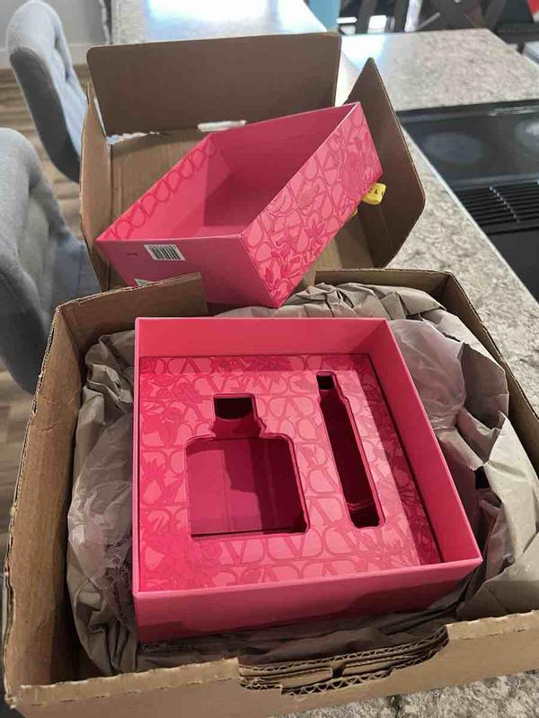 Customer photo for "Empty box perfume not in the box"