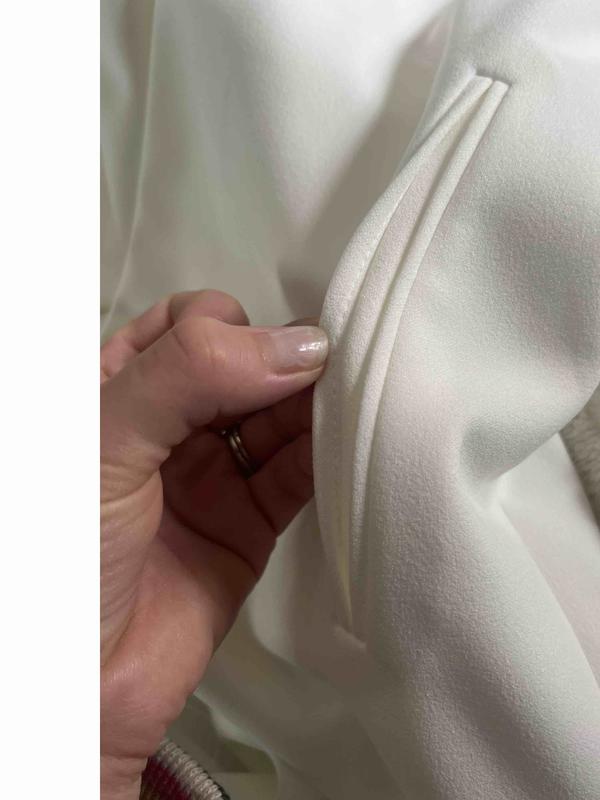 Customer photo for "Does not have pockets"