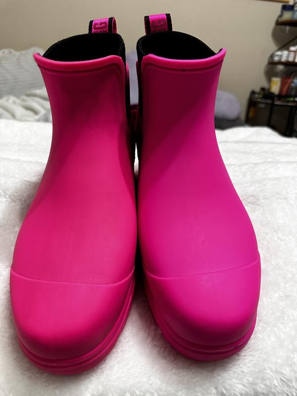 2 different pink colors