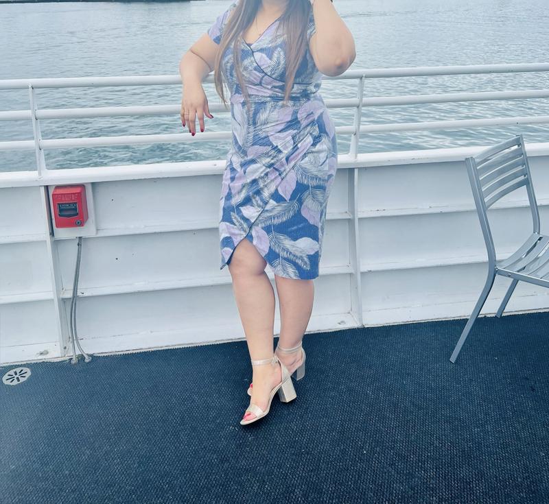 Review Thumbnail Image 0 219318396