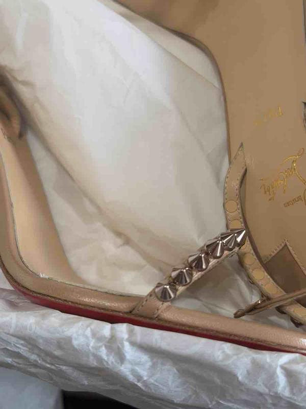 Customer photo for "item arrived used"