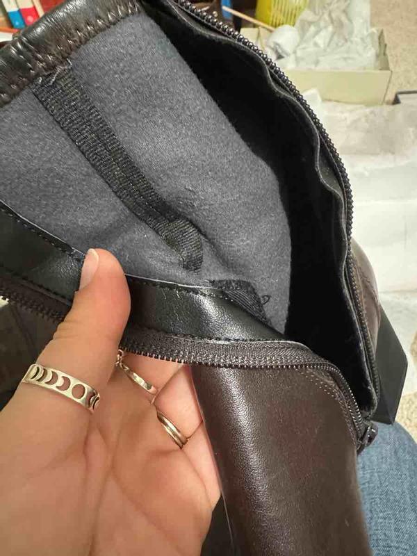 Customer photo for "sent a fake product?"