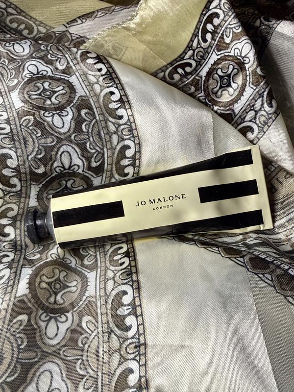 Customer photo for "Love the scent of this hand cream"