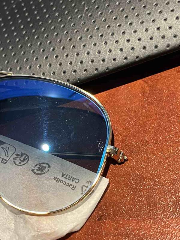 Customer photo for "arrived with cracks - 2 pairs !"