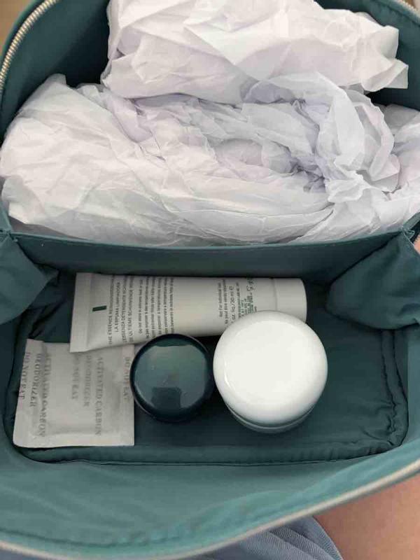 Customer photo for "product only came with 3 of the 4 bottles pictured"