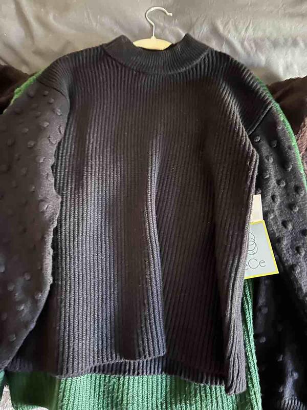 Customer photo for "sizes are waaaay off!"